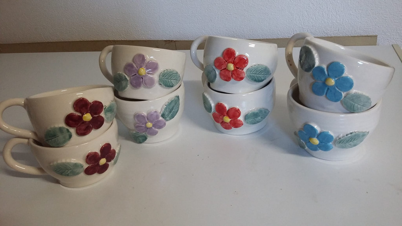 Unikati Nati, Nataša Pezdir, lončarstvo, glineni izdelki, umetniško ustvarjanje, delo z glino, glina