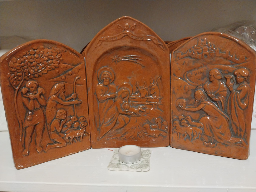 Unikati Nati, Nataša Pezdir, lončarstvo, glineni izdelki, umetniško ustvarjanje, delo z glino, glina