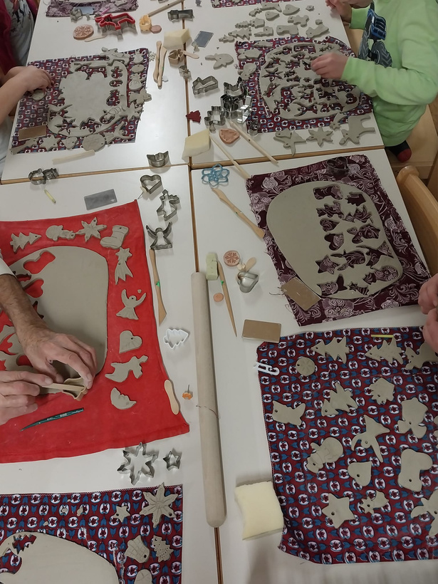 Unikati Nati, Nataša Pezdir, lončarstvo, glineni izdelki, umetniško ustvarjanje, delo z glino, glina