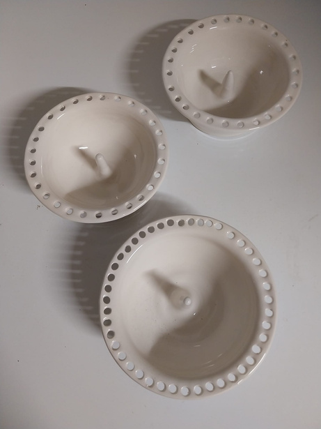 Unikati Nati, Nataša Pezdir, lončarstvo, glineni izdelki, umetniško ustvarjanje, delo z glino, glina